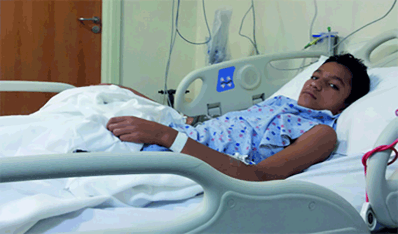 محمد پانزده&zwnj;ساله به دلیل نارسائی قلبی بستری شده است.