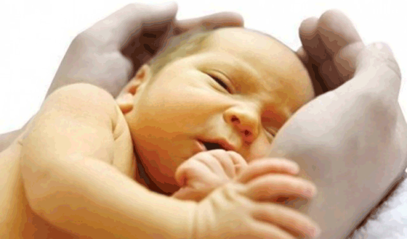 نوزاد تازه&zwnj;متولد به دلیل آسپیراسیون مکونیوم و زردی&nbsp;بستری شده است.