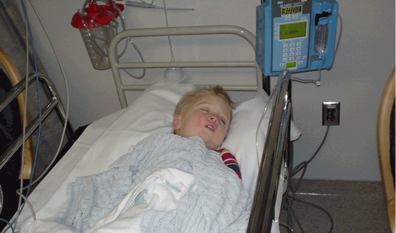 پارسا هشت ساله به دلیل&nbsp;عفونت ریه بستری شده است.