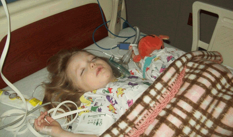 سارینا چهارساله&nbsp;به دلیل بیماری قلبی بستری شده است.