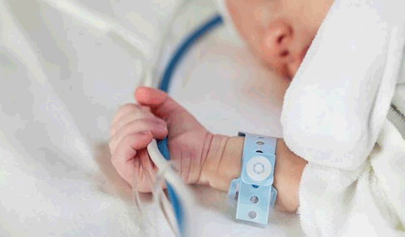 نوزاد تازه&zwnj;متولد به دلیل&nbsp;مشکلات تنفسی بستری شده است.