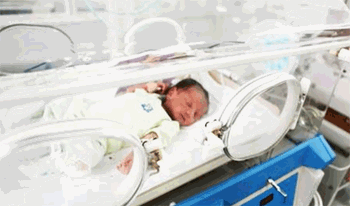 ایلیا&nbsp;تازه&zwnj;متولد به دلیل&nbsp;نارس بودن بستری شده است.