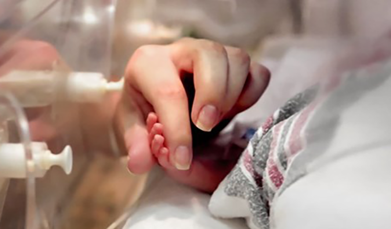 نوزاد تازه&zwnj;متولد&nbsp;به دلیل&nbsp;اختلال ژنتیکی بستری شده است.