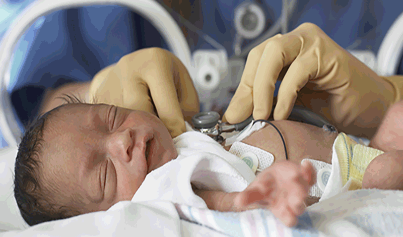 مریم تازه&zwnj;متولد به دلیل نارس بودن بستری شده است.