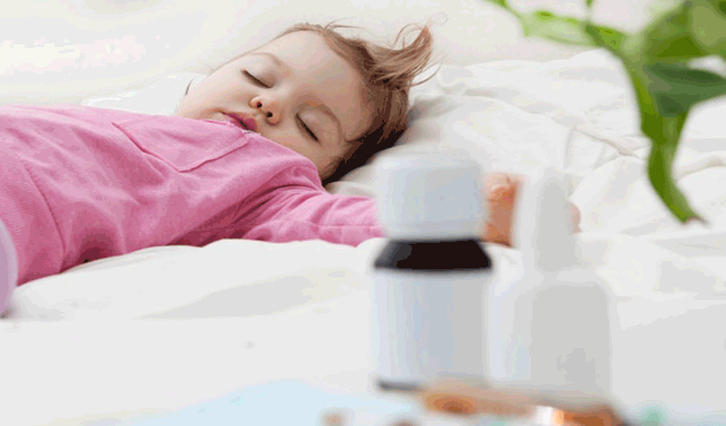 نازنین&zwnj;زهرا(1)یک &zwnj;ساله به دلیل&nbsp;تشنج بستری شده است.