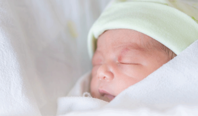نوزاد تازه&zwnj;متولد&nbsp;به دلیل&nbsp;دیسترس تنفسی&nbsp;بستری شده است.
