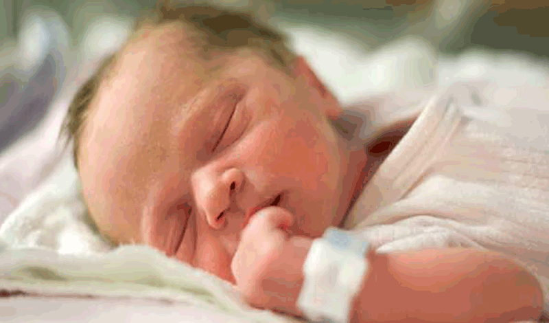 نوزاد(1)تازه&zwnj;متولد&nbsp;به دلیل اکستروفی مثانه بستری شده است.