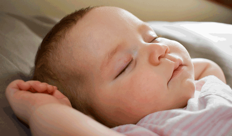 نوزاد تازه&zwnj;متولد&nbsp;به دلیل دیسترس تنفسی بستری شده است.