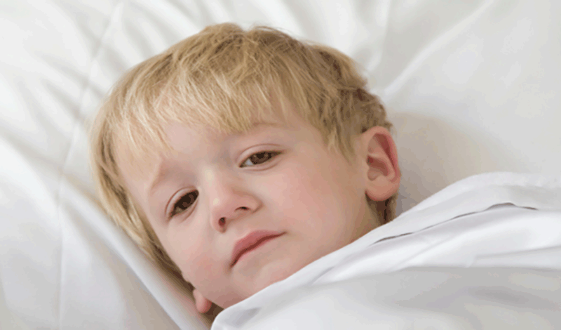 ایلیا سه&zwnj;ساله&nbsp;به دلیل اسهال و استفراغ بستری شده است.