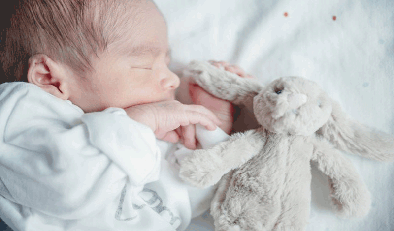 نوزاد تازه&zwnj;متولد&nbsp;به دلیل تشنج بستری شده است.