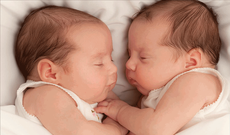 نوزاد قل2 تازه&zwnj;&zwnj;&zwnj;متولد&nbsp;به دلیل&nbsp;دیسترس&nbsp;تنفسی بستری شده است.