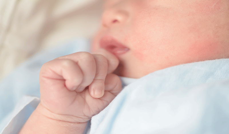 نوزاد تازه&zwnj;متولد&nbsp;به دلیل&nbsp;عفونت ریه بستری شده است.
&nbsp;