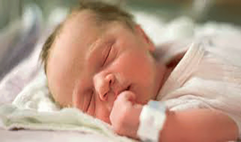 نوزاد تازه&zwnj;متولد&nbsp;به دلیل عفونت بستری شده است.
&nbsp;