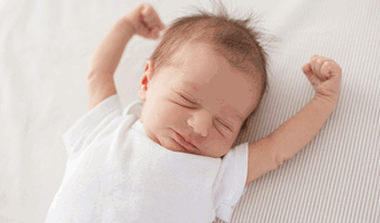 نوزاد تازه&zwnj;متولد&nbsp;به دلیل&nbsp;دیسترس تنفسی بستری شده است.
