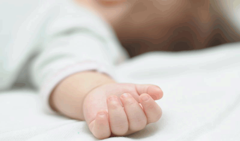 نوزاد تازه&zwnj;متولد&nbsp;به دلیل&nbsp;هیپوتونی بستری شده است.