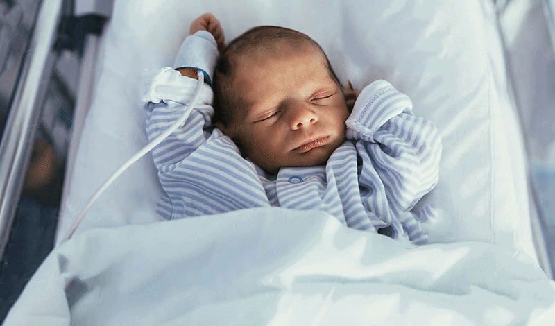نوزاد تازه&zwnj;متولد&nbsp;به دلیل مشکل تنفسی بستری شده است.