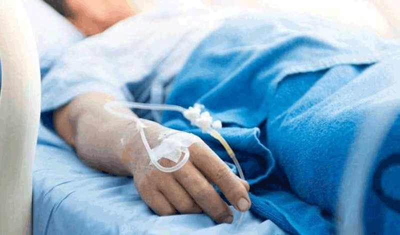 امیررضا شانزده&zwnj;ساله&nbsp;به دلیل دیابت بستری شده است.