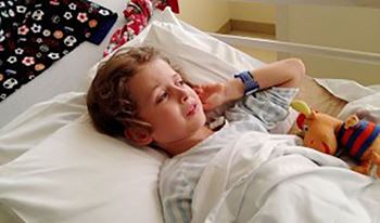 یوسف چهارساله به دلیل شکستگی دست بستری شده است.