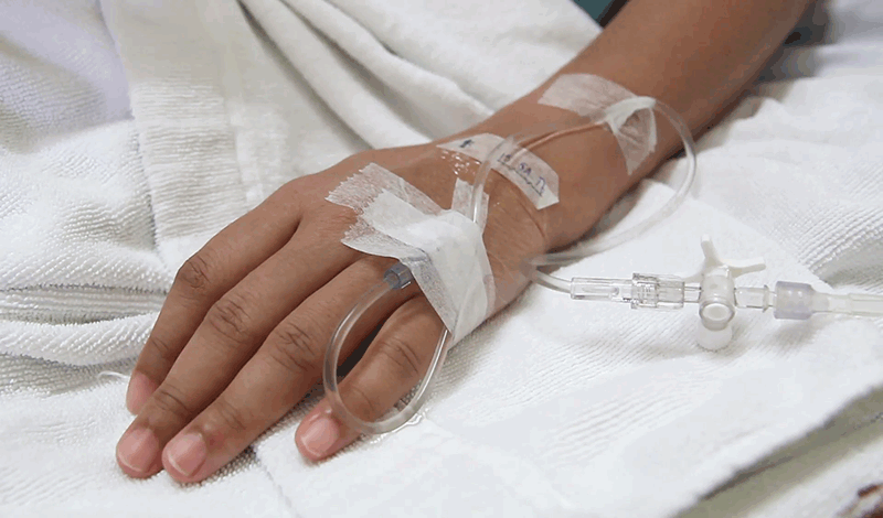 محمدرضا چهارده&zwnj;ساله به دلیل شکستگی بینی بستری شده است.